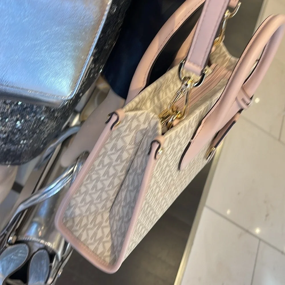 Michael Kors Mirella Small Shopper Top Zip Crossbody BagPowder Blush Logo MK
NWT - Picture 2 of 16